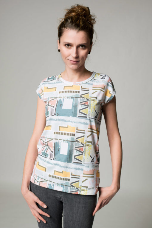 Frontansicht Shirt Vibes mit geometrischen Formen bedruckt