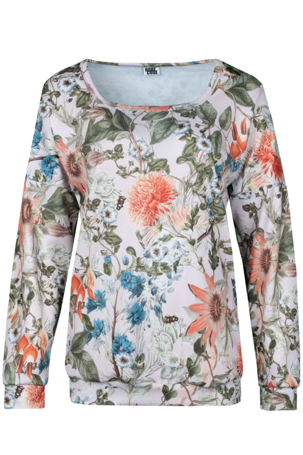 front view longsleeve Virgis with floral pattern